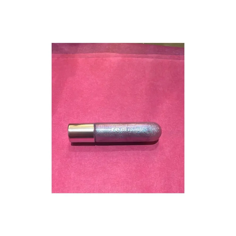 R.E.M. Beauty REM On Your Collar Plumping LipGloss Chuckie BNIB NWT